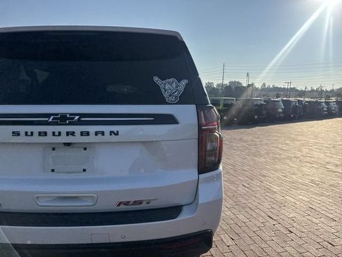 Used 2024 Chevrolet Suburban RST w/ Luxury Package AWD/4WD image 11