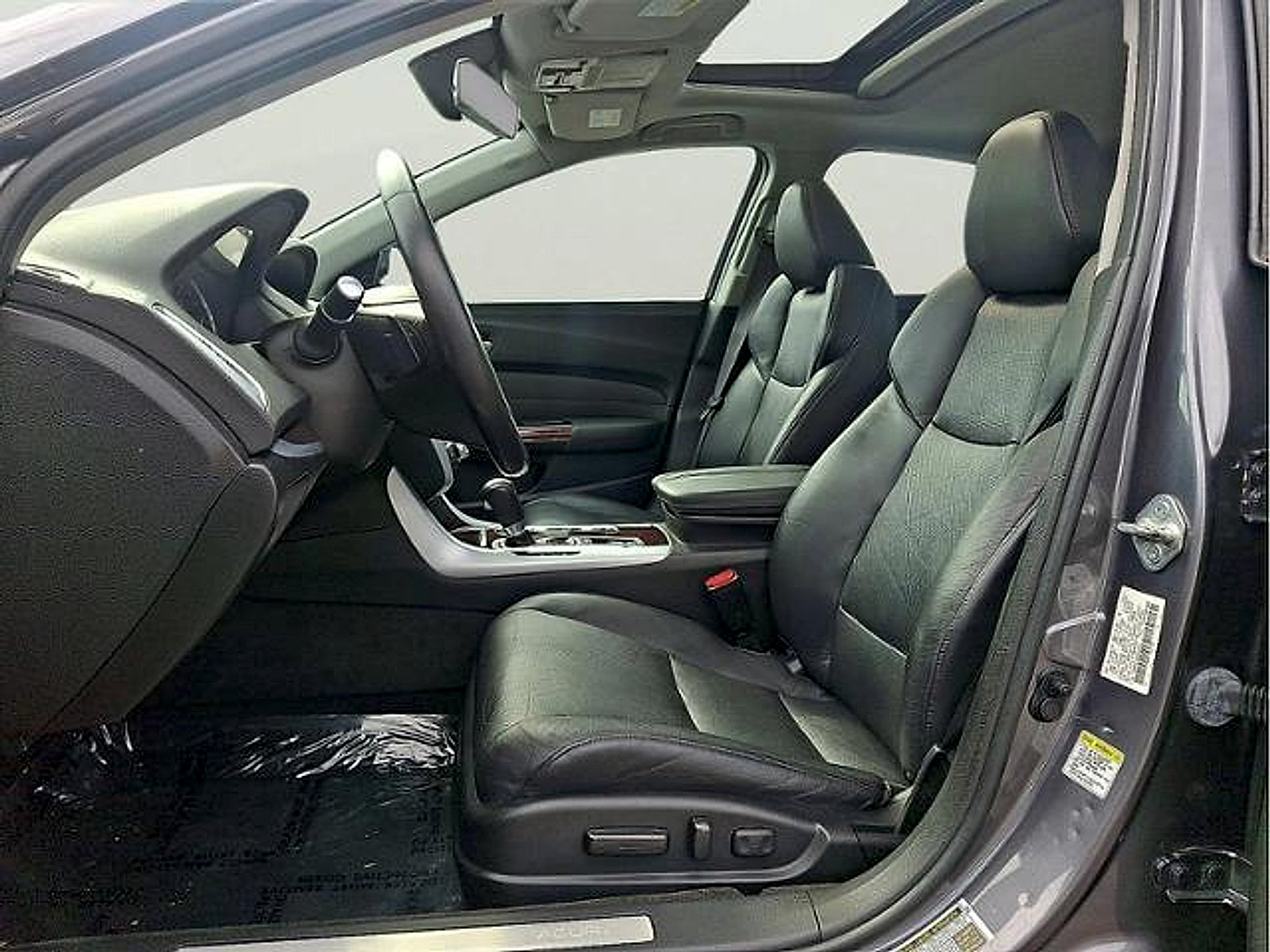 Used 2017 Acura TLX w/ Technology Package FWD image 11