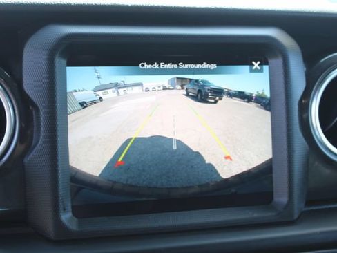 Used 2022 Jeep Wrangler Unlimited Sahara AWD/4WD image 21