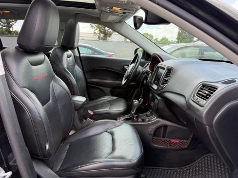 Used 2018 Jeep Compass Trailhawk w/ Leather Interior Group AWD/4WD image 18