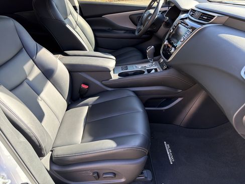 Used 2024 Nissan Murano SV w/ SV Midnight Edition Package image 12