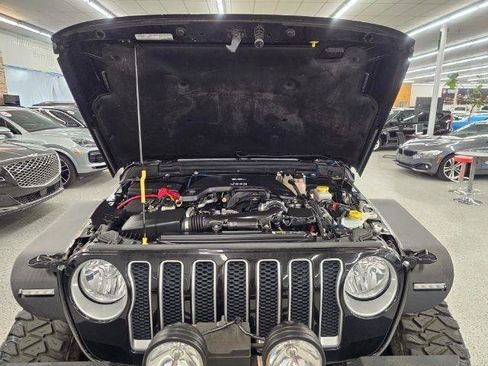 Used 2020 Jeep Wrangler Unlimited Sahara image 38