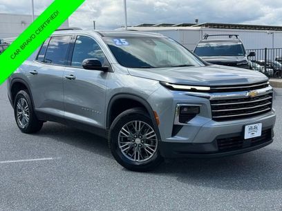 Certified 2025 Chevrolet Traverse LT