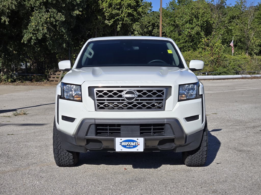 Used 2022 Nissan Frontier SV RWD image 2