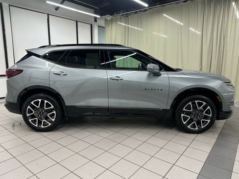Certified 2025 Chevrolet Blazer RS image 3