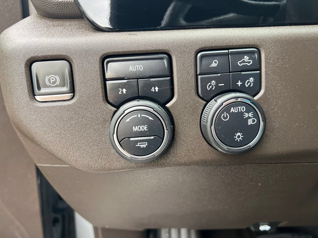 Used 2024 Chevrolet Silverado 1500 LT w/ Safety Package AWD/4WD image 47