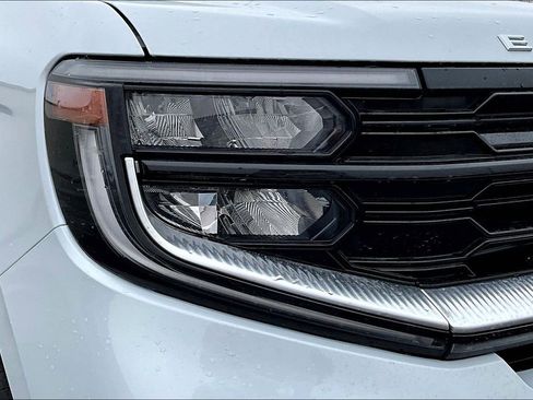 Used 2025 Ford Expedition Platinum image 31