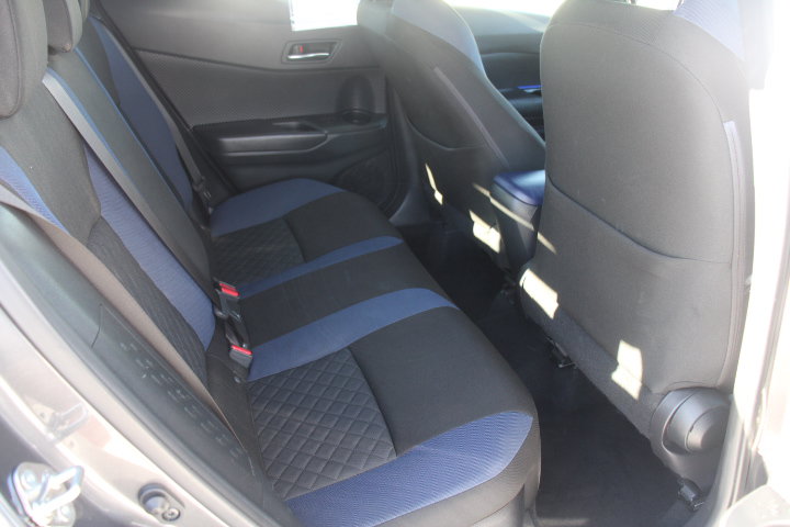 Used 2021 Toyota C-HR XLE FWD image 15