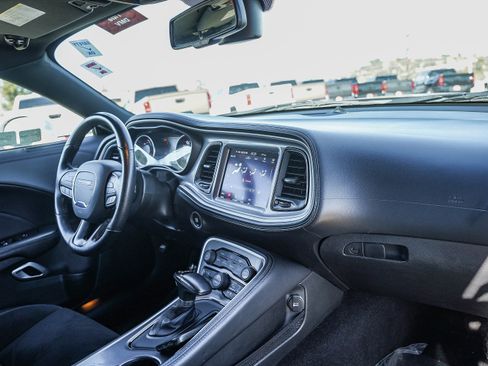 Used 2022 Dodge Challenger R/T w/ Plus Package image 13