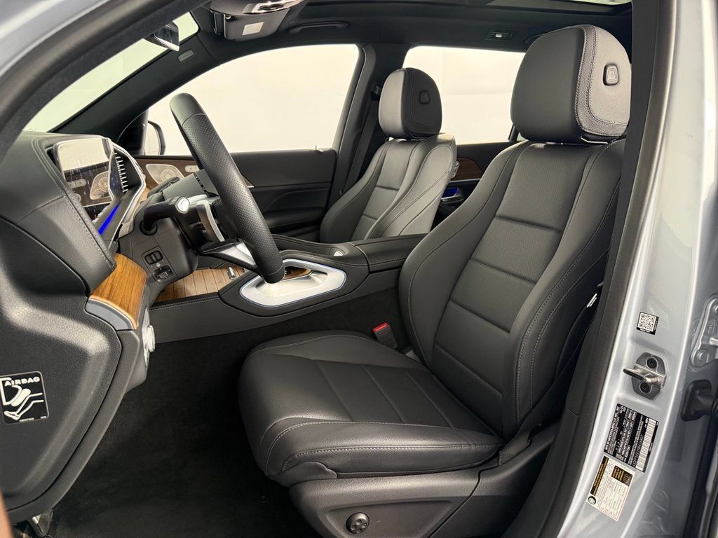 Certified 2025 Mercedes-Benz GLS 450 4MATIC w/ AMG Line Exterior image 5