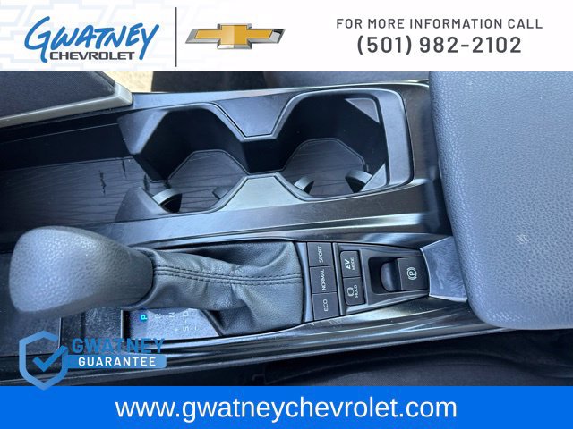 Used 2025 Toyota Camry LE FWD image 19