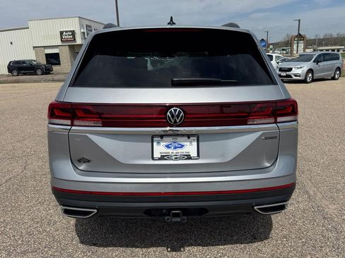 Used 2025 Volkswagen Atlas SE AWD/4WD image 3