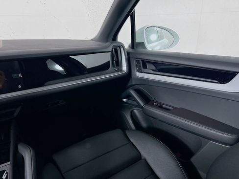 New 2026 Porsche Cayenne image 26
