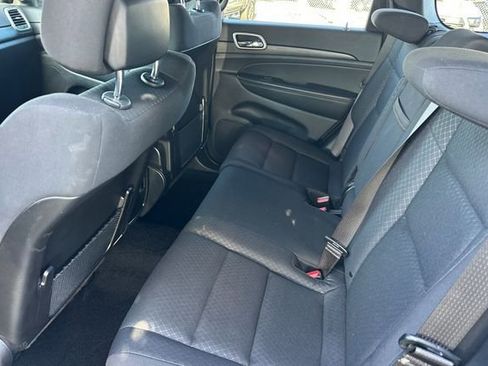 Used 2021 Jeep Grand Cherokee Laredo image 14