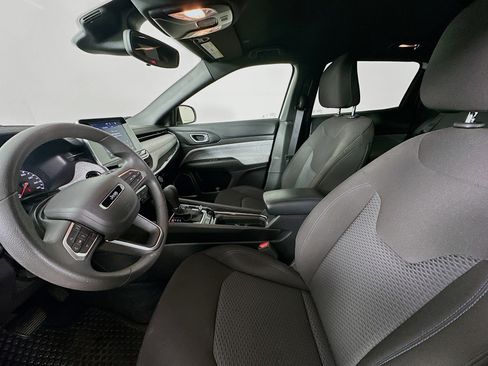 Certified 2025 Jeep Compass Sport image 25