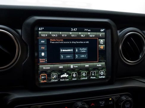 Used 2022 Jeep Gladiator Rubicon w/ Cold Weather Group image 72