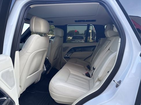 Used 2023 Land Rover Range Rover SE AWD/4WD image 5