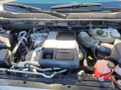 Used 2024 GMC Sierra 1500 SLT image 13