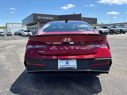Certified 2025 Hyundai Elantra Sport FWD image 9