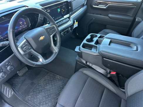 Used 2024 Chevrolet Silverado 1500 LT AWD/4WD image 11