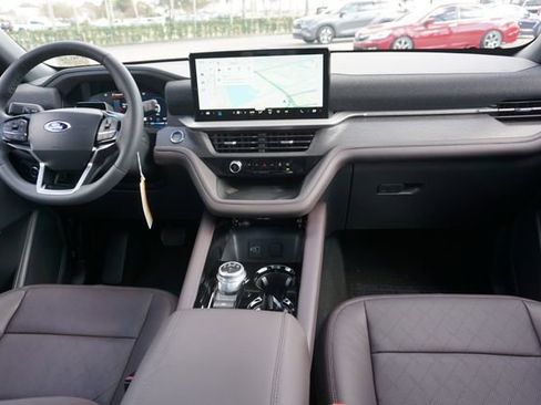 New 2026 Ford Explorer Platinum image 6