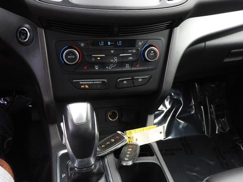 Used 2019 Ford Escape SEL AWD/4WD image 12
