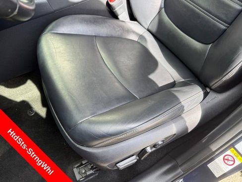 Used 2019 Toyota RAV4 XLE Premium w/ Cold Weather Package AWD/4WD image 17