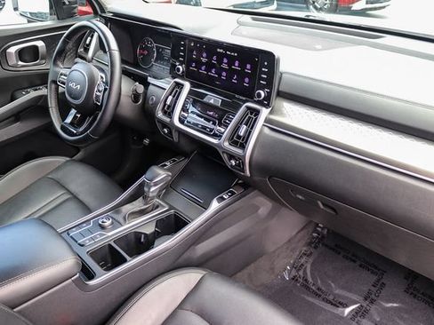 Certified 2023 Kia Sorento S w/ Panoramic Sunroof Package FWD image 18