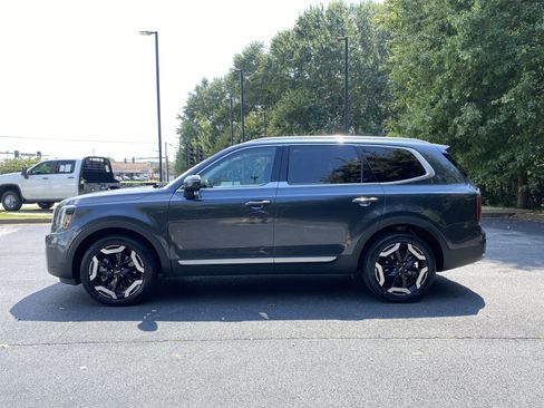 Used 2024 Kia Telluride EX w/ EX Captain's Chair Package FWD image 6