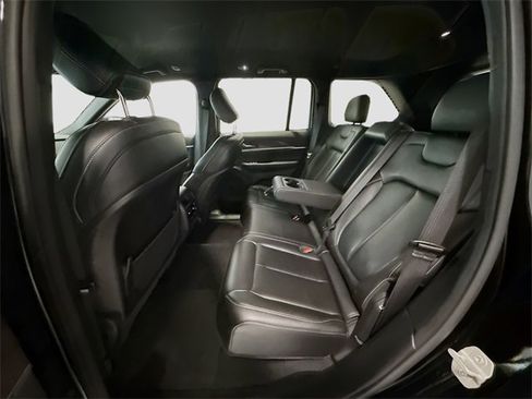 Used 2024 Jeep Grand Cherokee Limited image 22