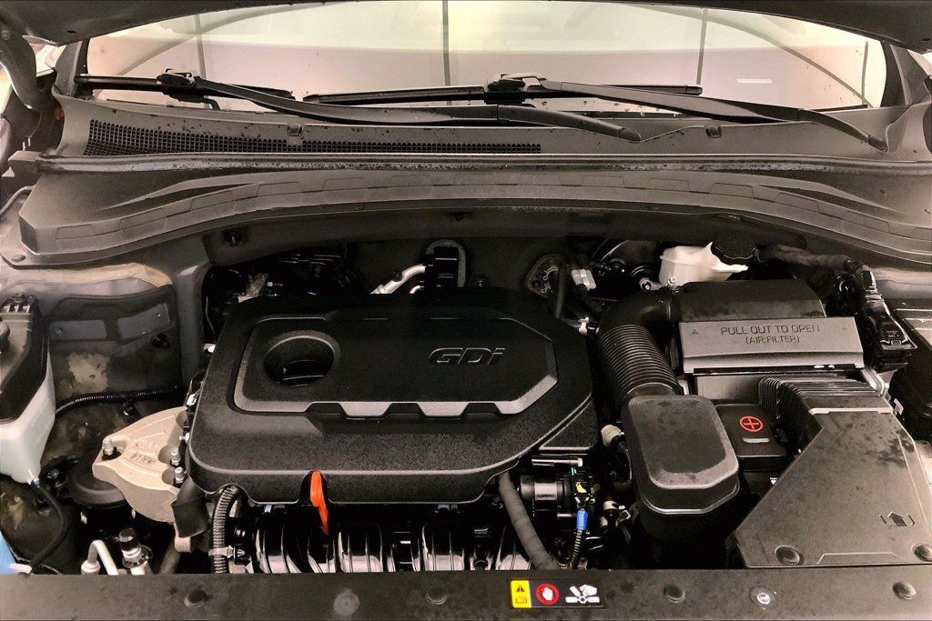Used 2019 Hyundai Santa Fe Limited FWD image 9