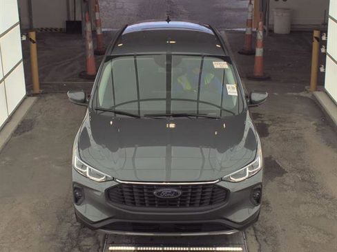 Used 2025 Ford Escape Platinum image 2
