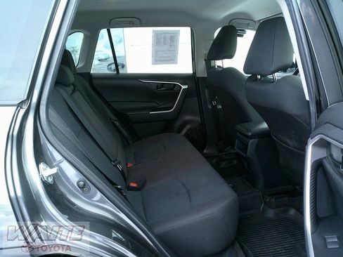 Used 2021 Toyota RAV4 LE image 22