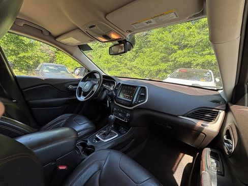 Used 2014 Jeep Cherokee Trailhawk w/ Leather Interior Group AWD/4WD image 14
