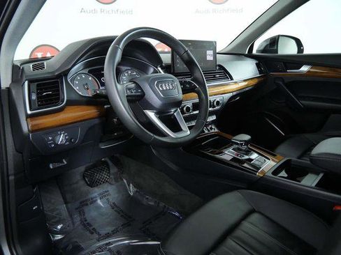 Used 2023 Audi Q5 2.0T Premium w/ Convenience Package AWD/4WD image 16