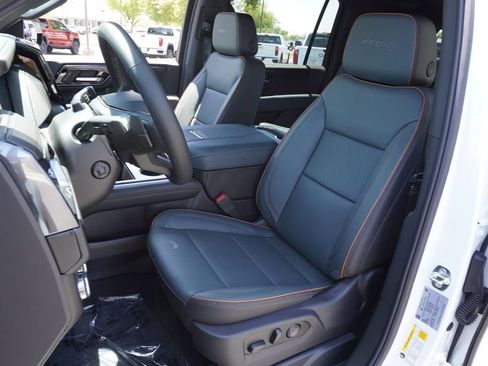 New 2026 GMC Yukon XL AT4 w/ Premium Trailering Package AWD/4WD image 15
