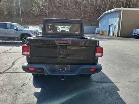 Used 2021 Jeep Gladiator Sport image 9