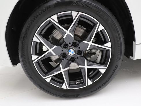 Used 2025 BMW X3 xDrive30i w/ Premium Package AWD/4WD image 9