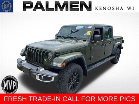 Certified 2022 Jeep Gladiator Sport AWD/4WD image 1