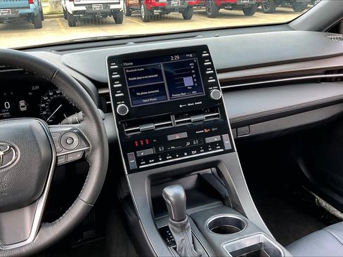 Used 2021 Toyota Avalon XLE w/ Carpet Mat Package (TMS) image 5