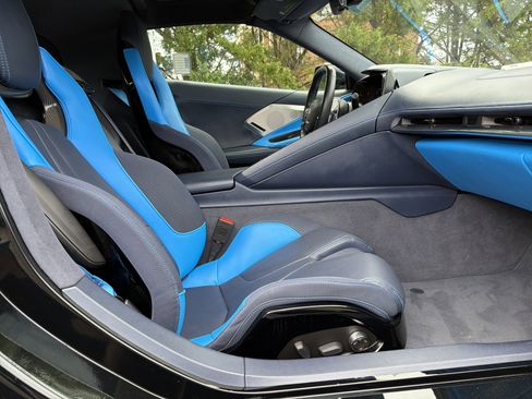 Used 2020 Chevrolet Corvette Stingray Premium Cpe w/ 3LT Preferred Equipment Group image 32