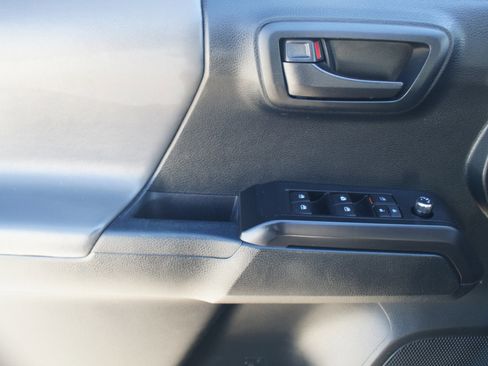 Used 2016 Toyota Tacoma SR w/ SR Convenience Package image 23