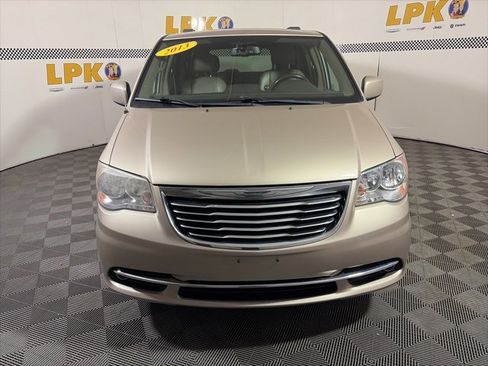 Used 2013 Chrysler Town & Country Touring image 11