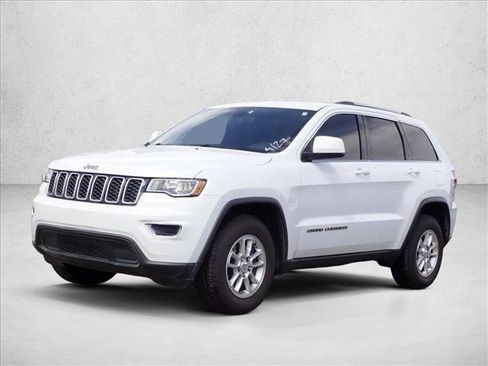 Used 2019 Jeep Grand Cherokee Laredo image 6