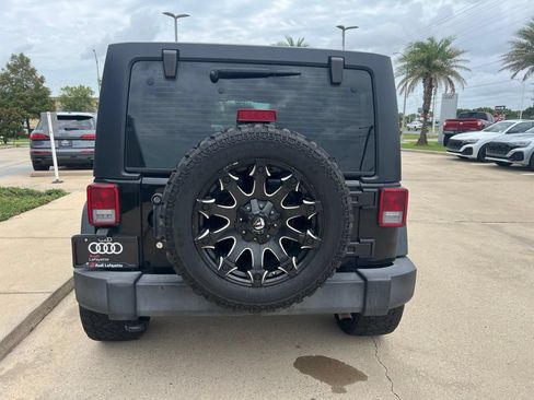 Used 2017 Jeep Wrangler Unlimited Sport w/ Connectivity Group AWD/4WD image 4