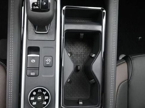 New 2026 Nissan Pathfinder Platinum image 20