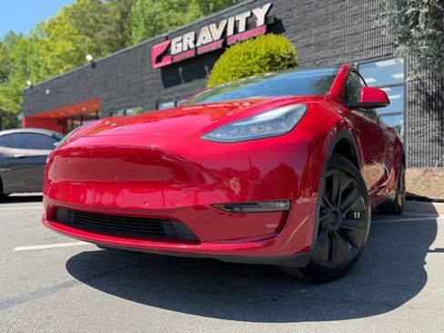 Used 2021 Tesla Model Y AWD image 2
