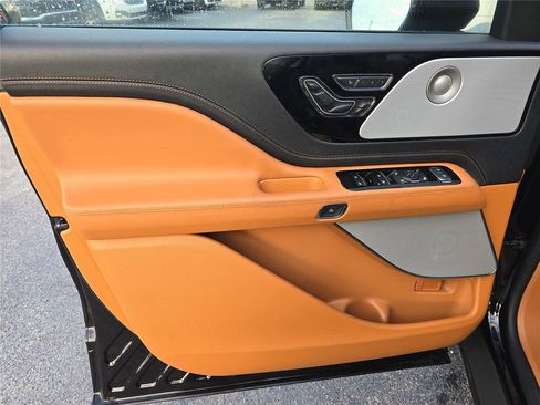 Used 2025 Lincoln Aviator Black Label w/ Jet Appearance Package image 18