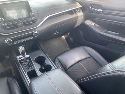 Certified 2021 Nissan Altima 2.5 SR w/ SR Premium Package image 17