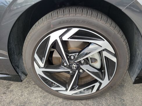 Used 2024 Hyundai Sonata SEL w/ Convenience Package FWD image 4
